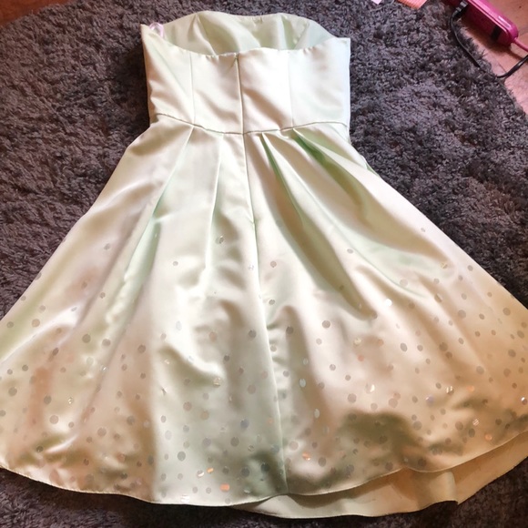 Dress - Picture 6 of 6